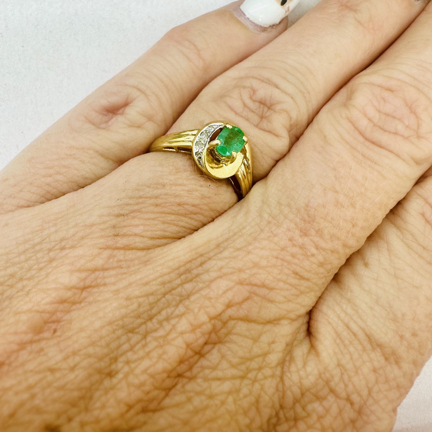 Bague Or avec Pierre Verte et Diamants