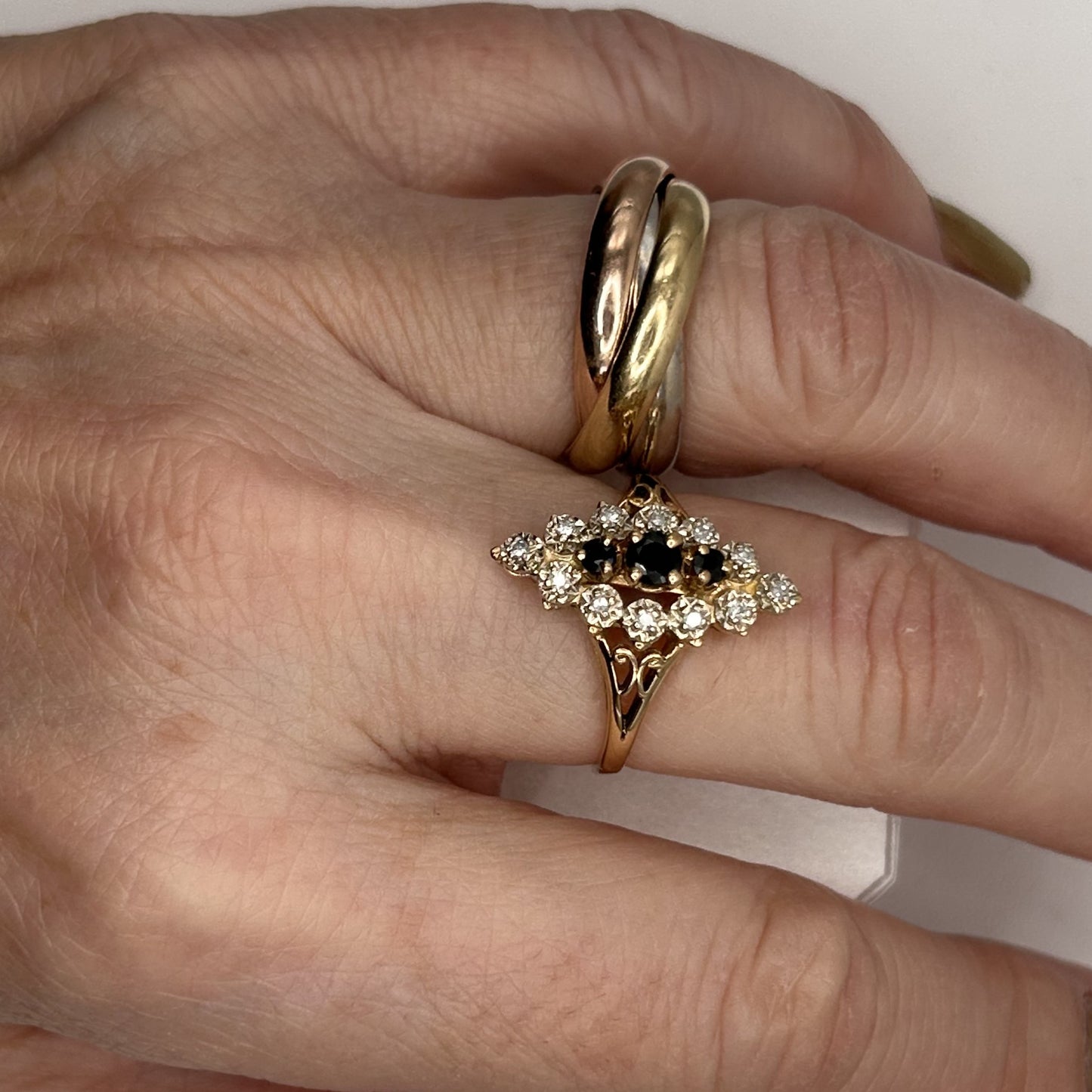 Bague Marquise avec Saphirs et Diamants