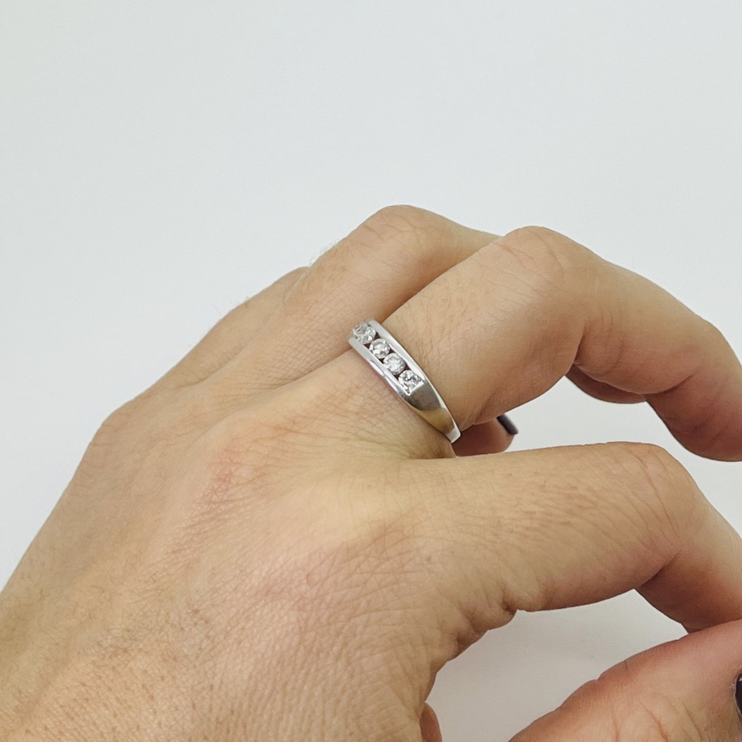 Alliance Or Blanc avec 9 Diamants 0.11ct