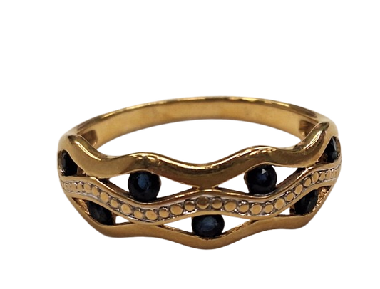 Bague en or jaune avec 7 saphirs