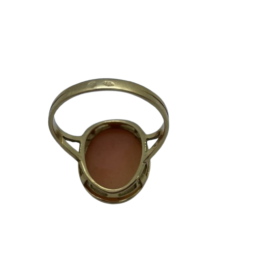 Bague or avec camée