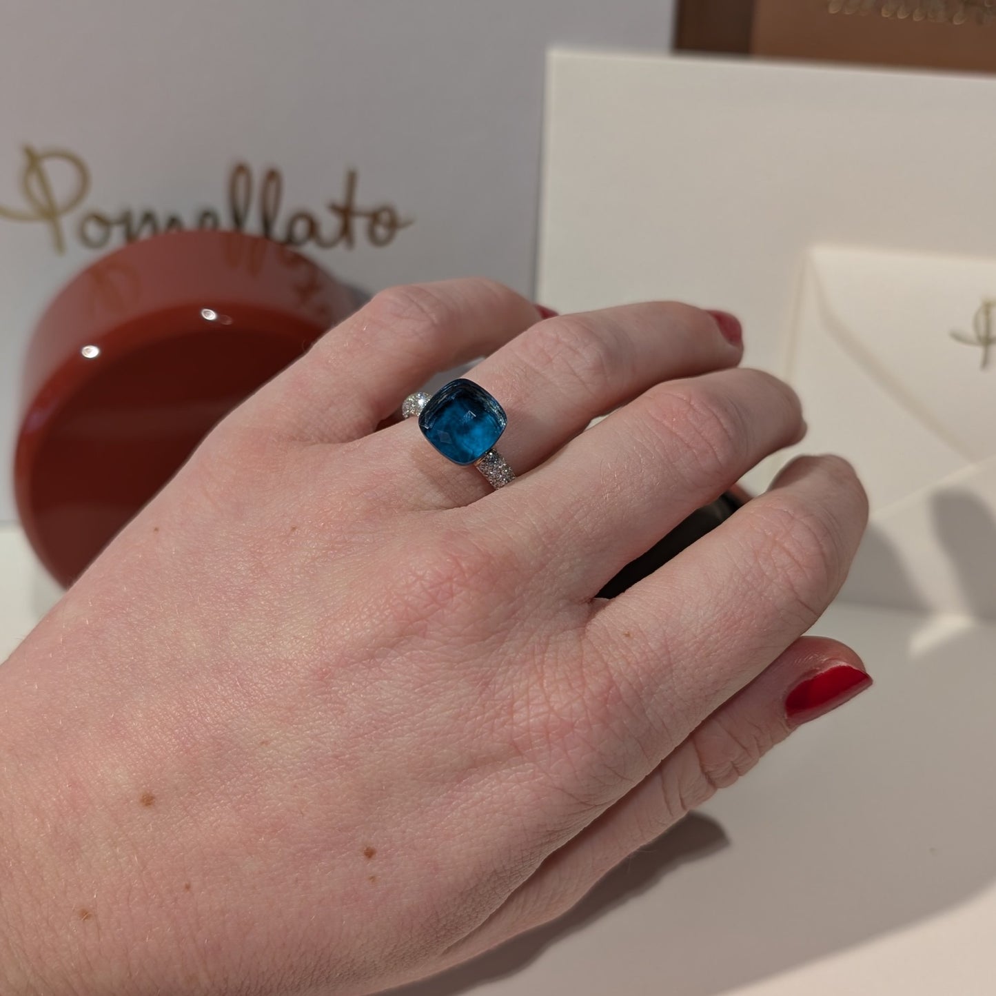 Bague Pomellato Diamants et Topaze Bleue