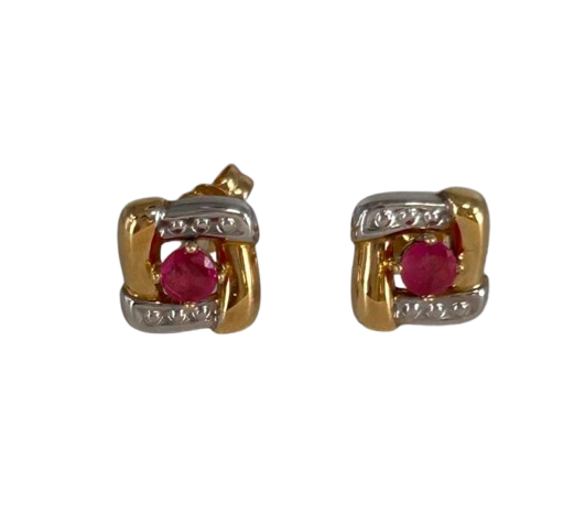Boucles d'oreilles en or jaune 18K avec rubis