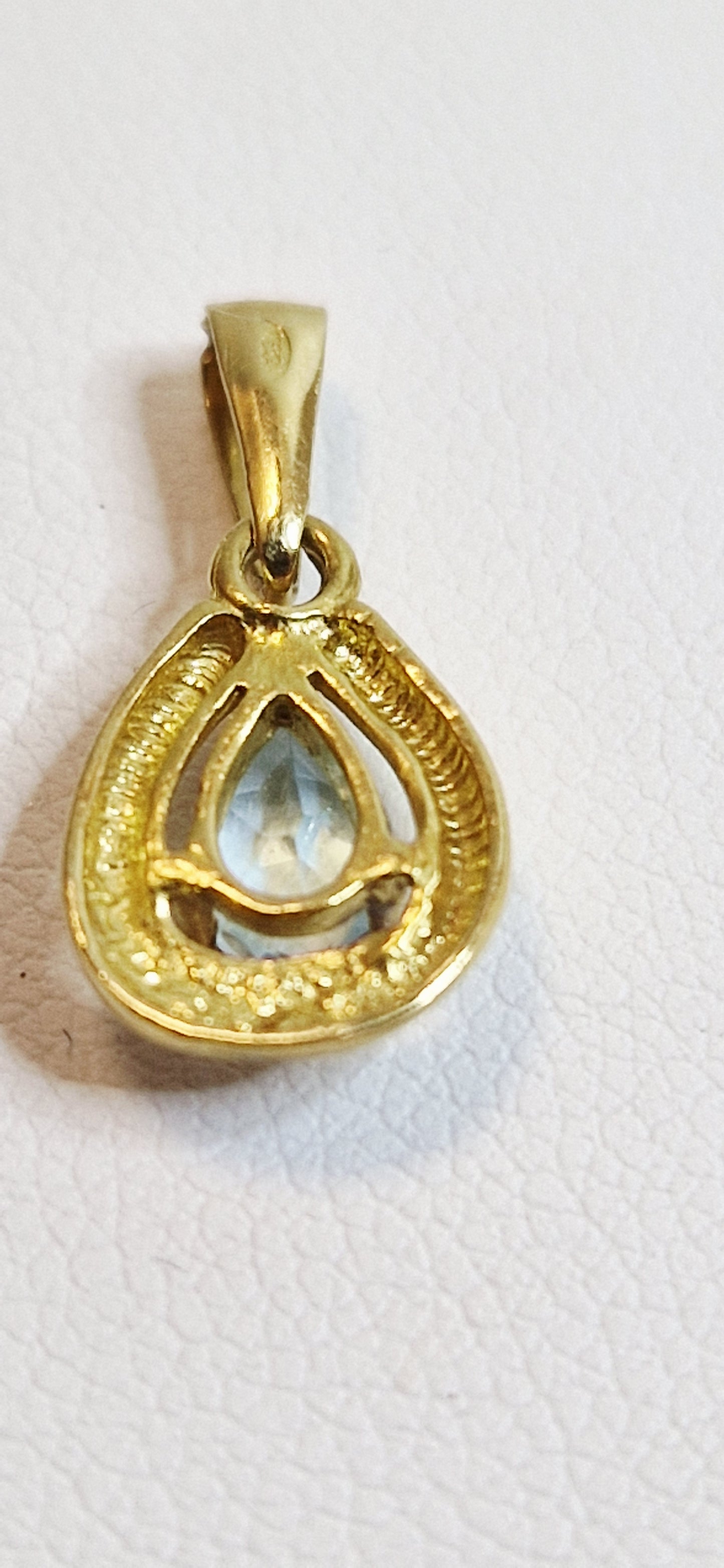 Pendentif Médaille en Or Jaune 18K 0.99 Grs