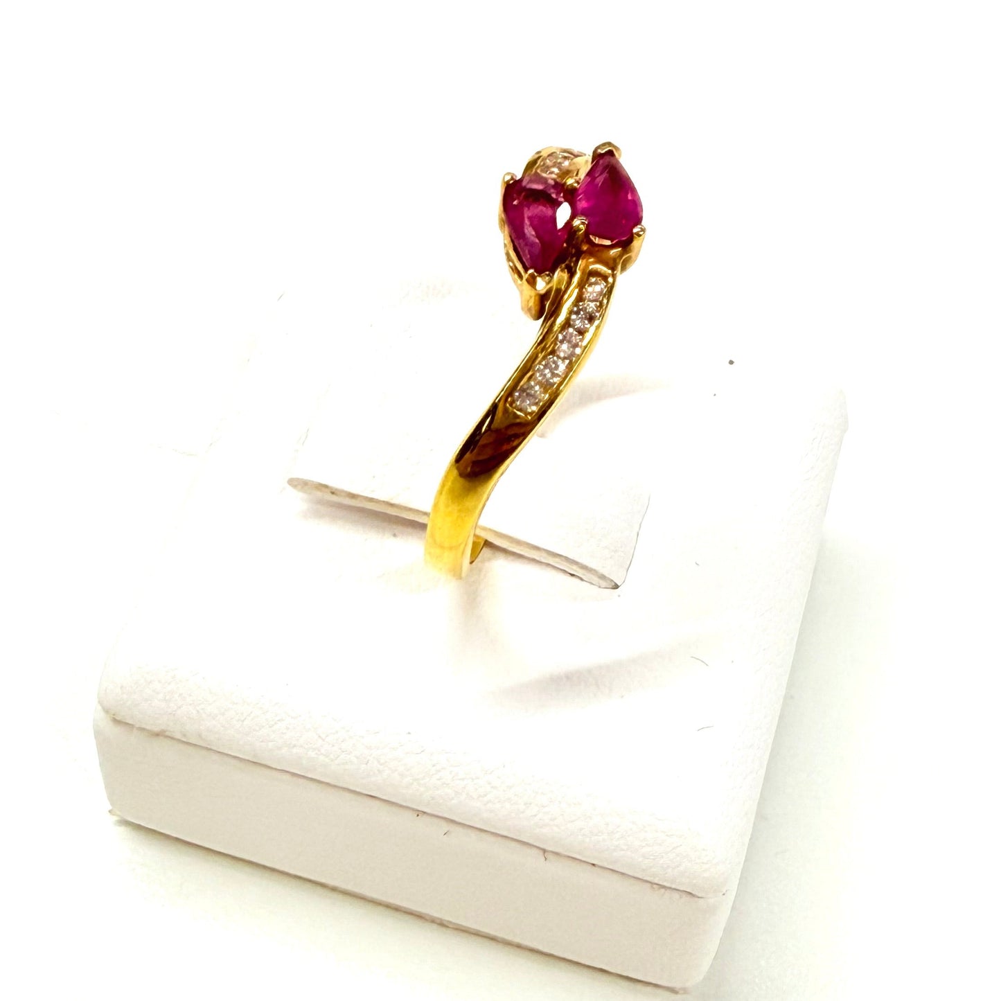 Bague en Or jaune avec diamants et rubis  18k 2.50 Grs - Taille 56