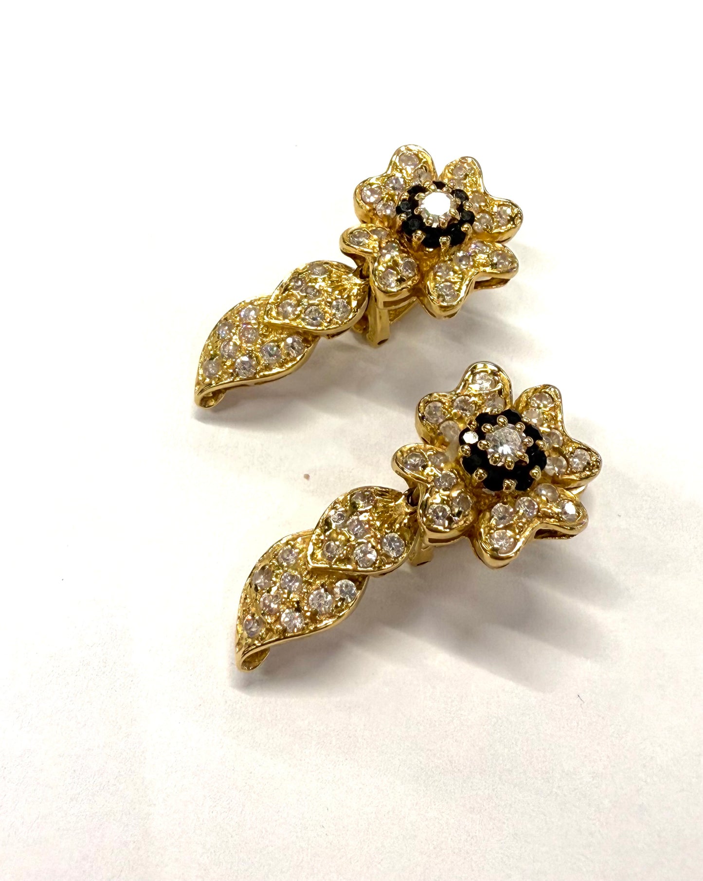 Boucles d'oreilles Dormeuses en Or Jaune 18k 11.09 Grs