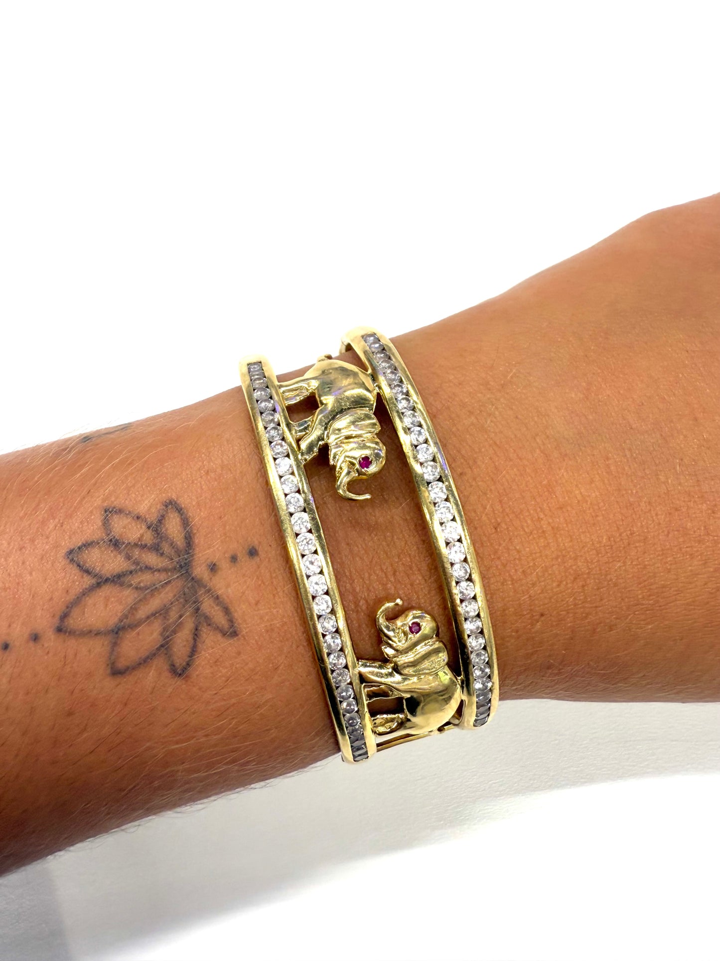 Bracelet Jonc en Or jaune avec éléphant et zirconium