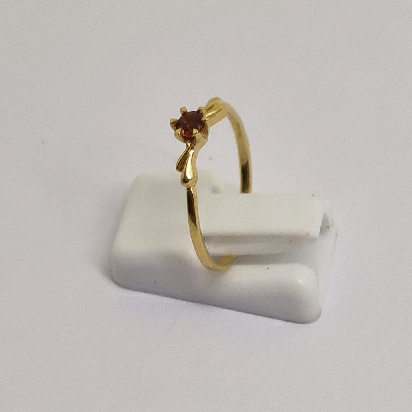 Solitaire Or Jaune 18 Carats avec Grenat 1.34 Grs - Taille 52