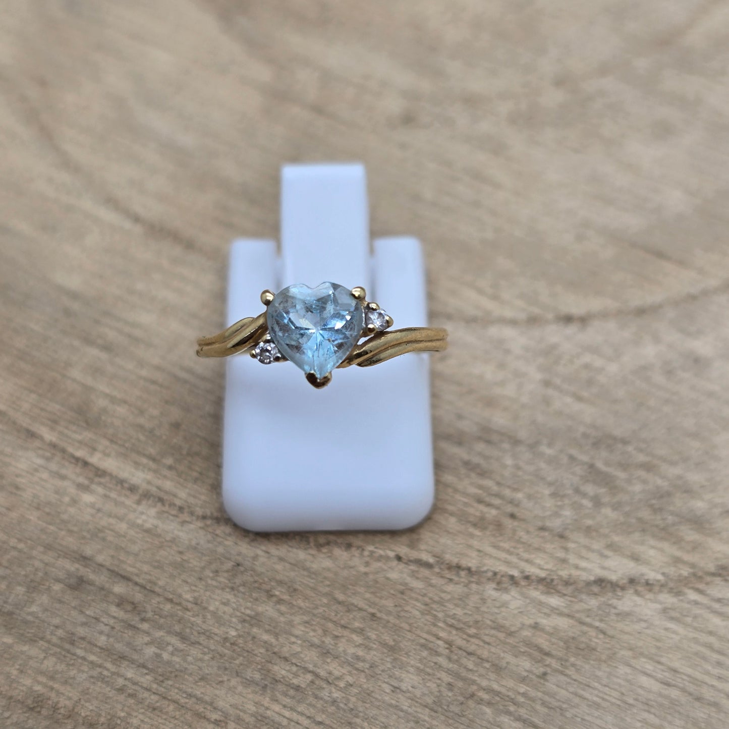 Bague Solitaire Or Jaune 18 Carats avec pierre bleue - T 48