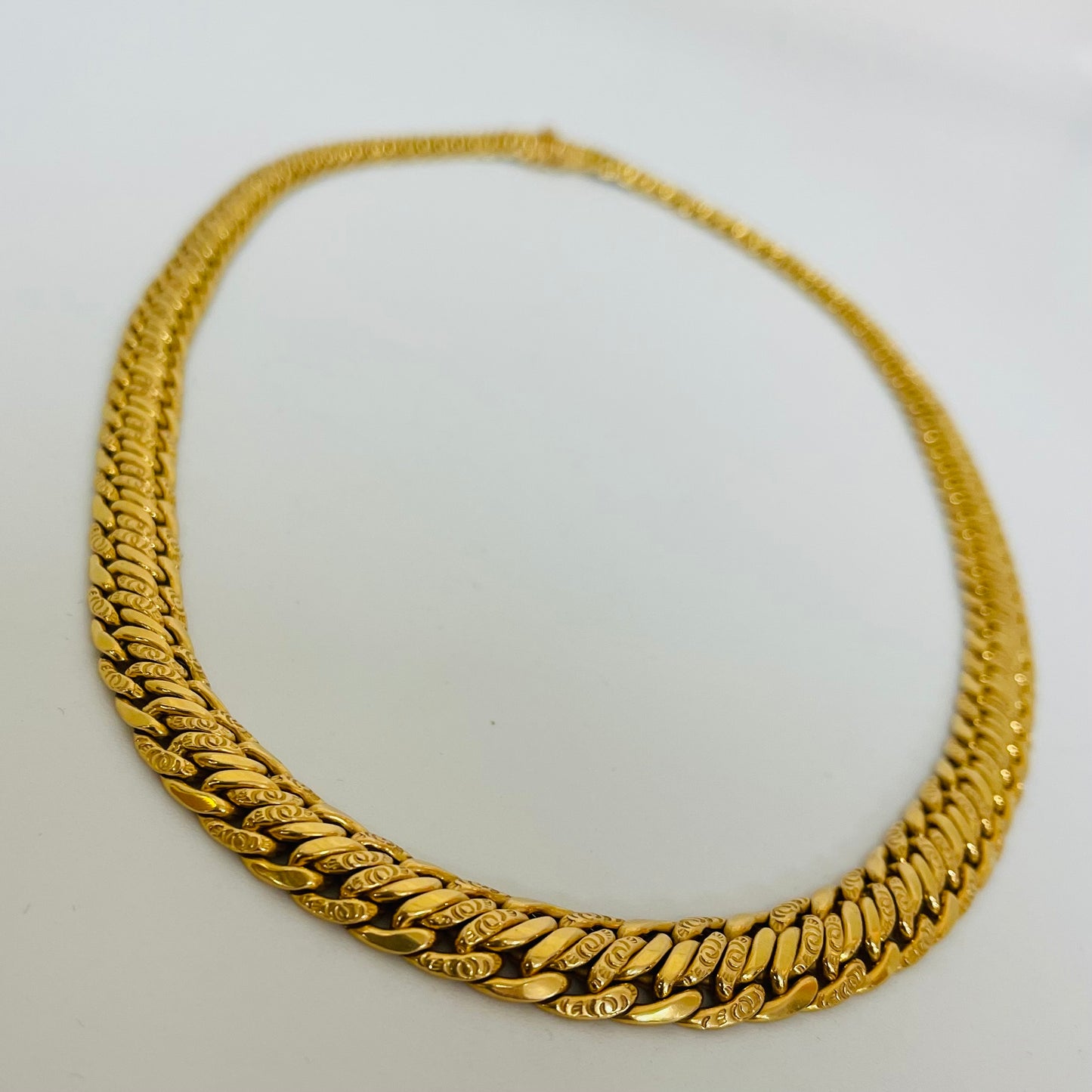 Collier ras de cou en Or Jaune 18K  29.21 Grs