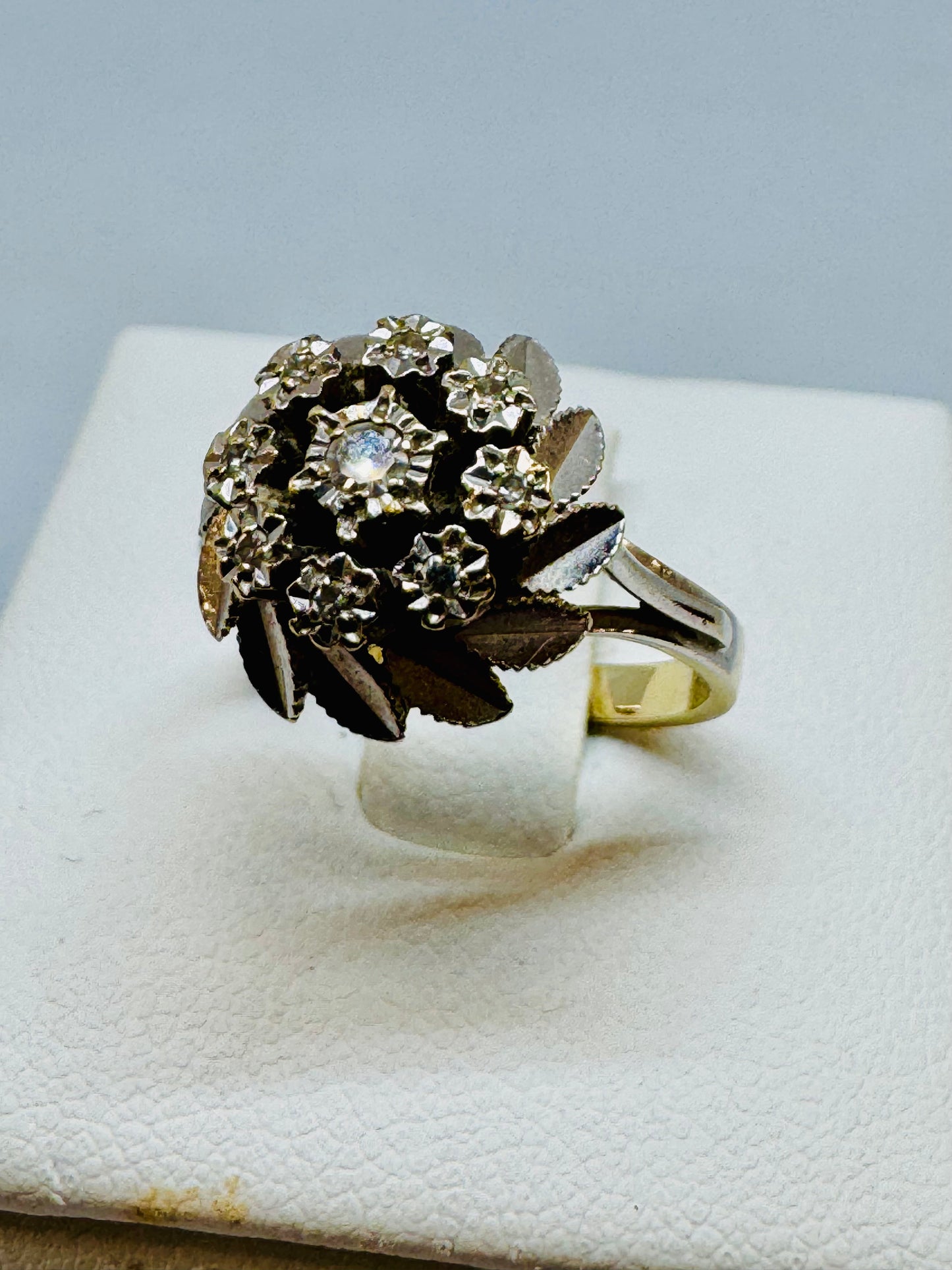 Bague Chou en Or Blanc 18K avec Diamants