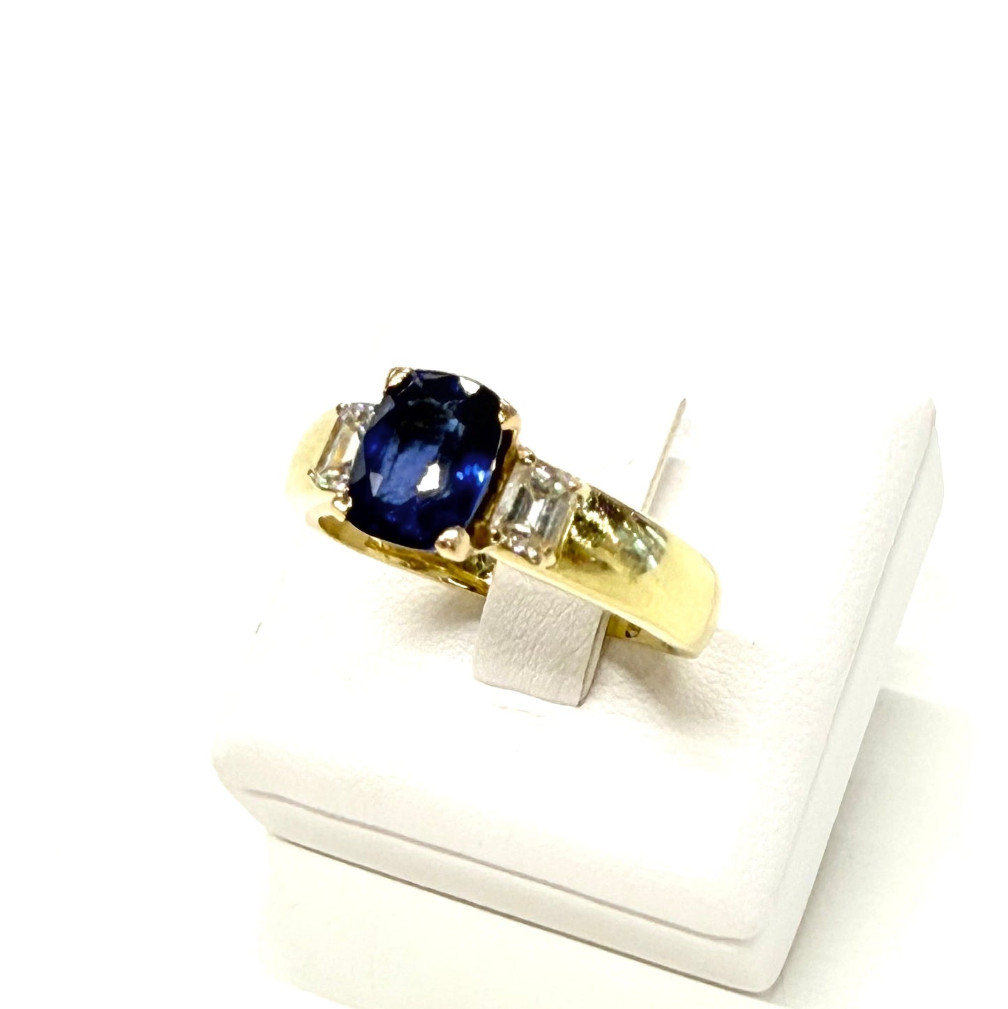 Bague en Or Jaune 18k avec Saphir et Diamants - T 56