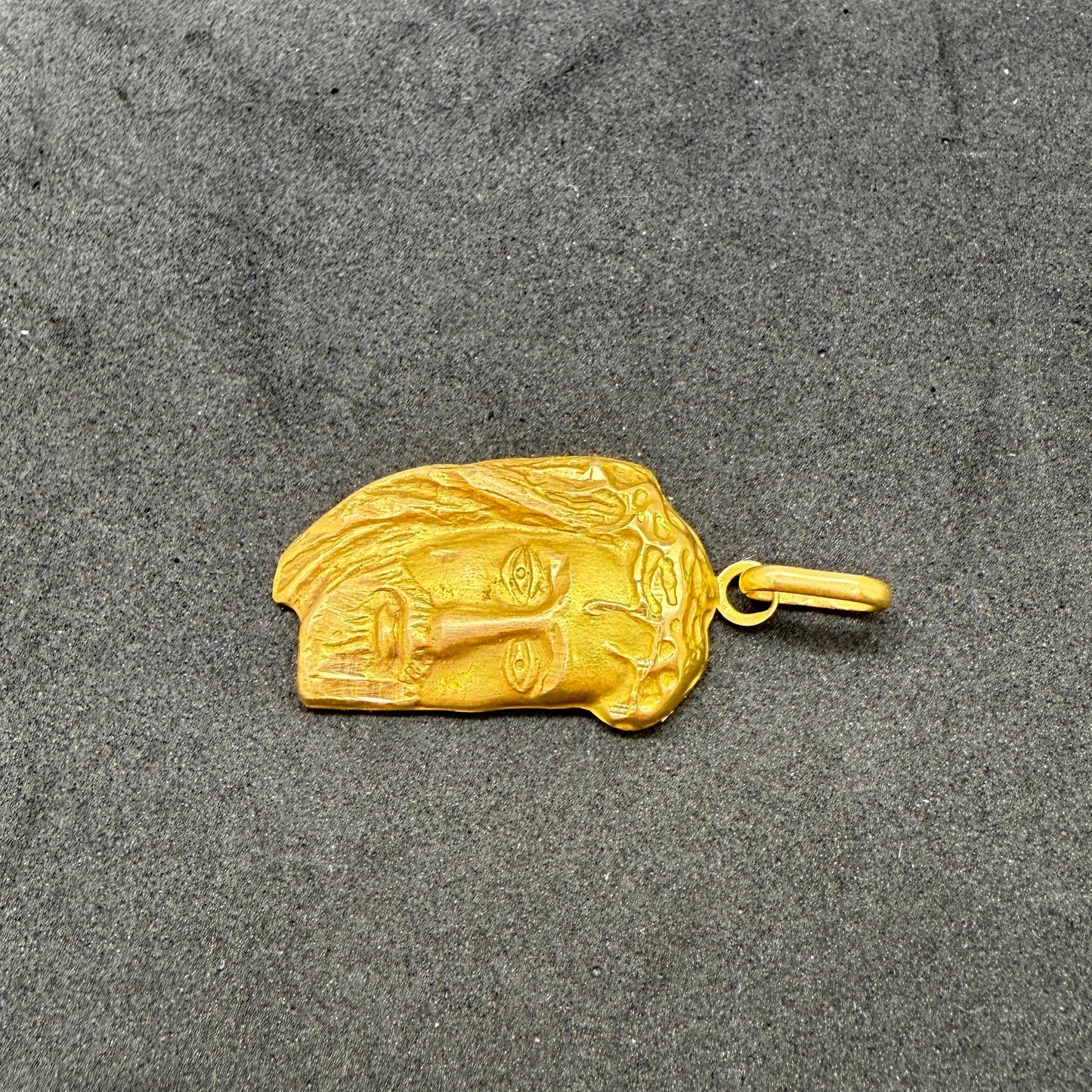 Pendentif Symbole en Or Jaune 18 Carats - 3.74 Grs