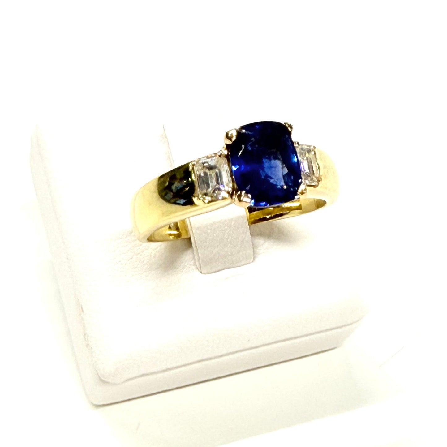 Bague en Or Jaune 18k avec Saphir et Diamants - T 56