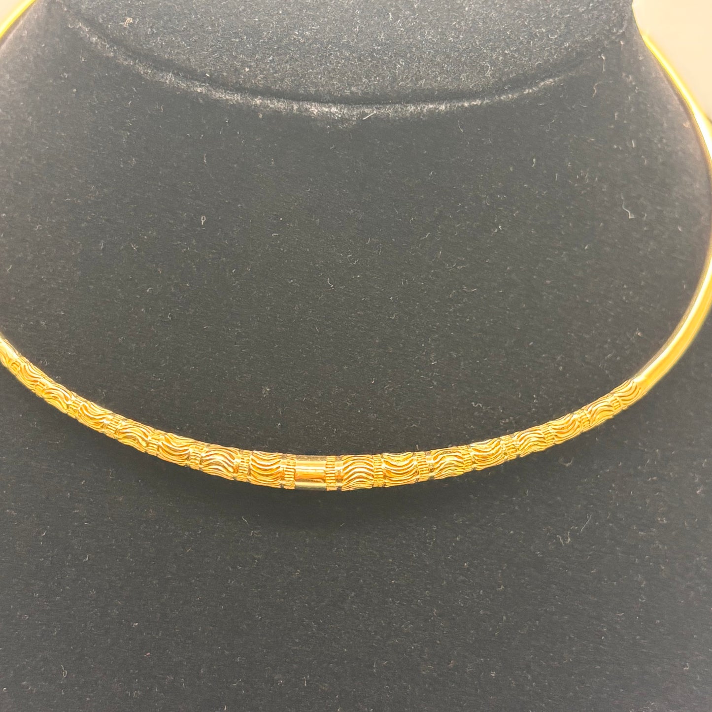 Collier Ras du Cou en Or Jaune 18 Carats - 34.86g