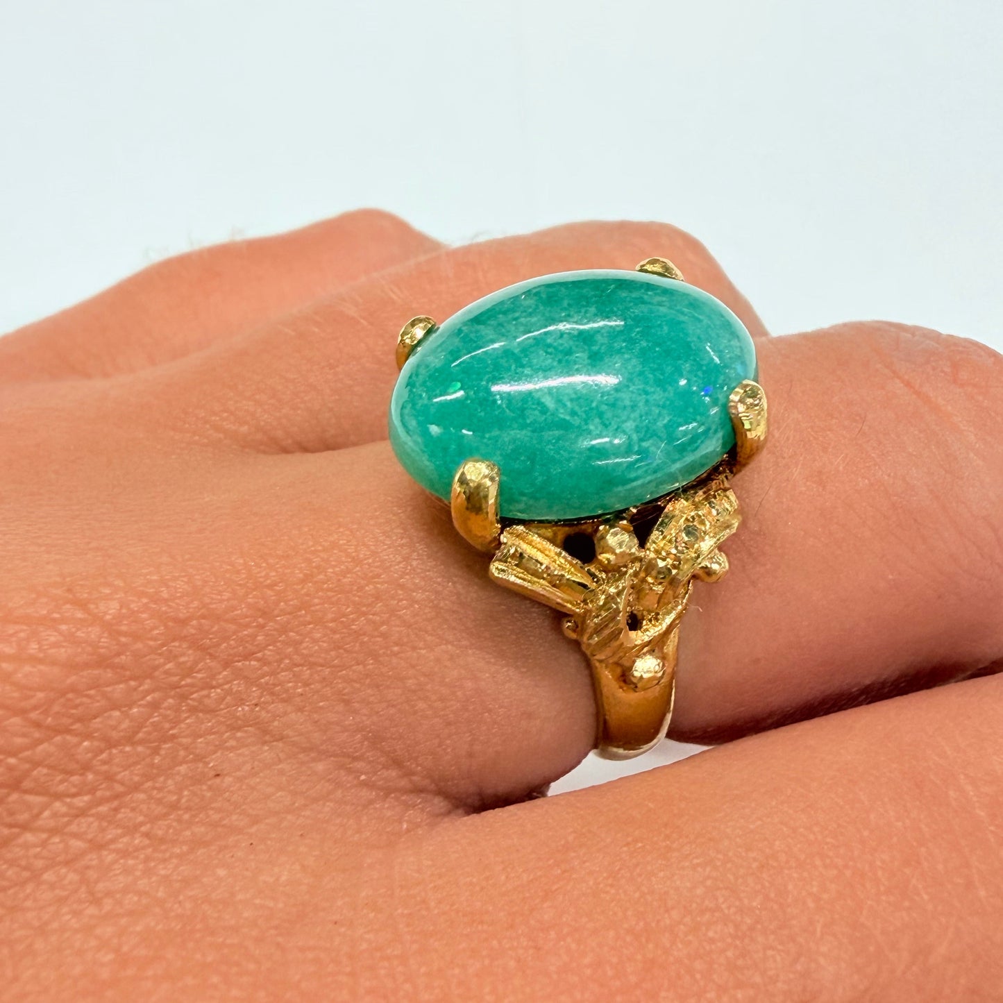 Bague en Or Jaune 18k avec Jade de 11.11 Grs Taille -52