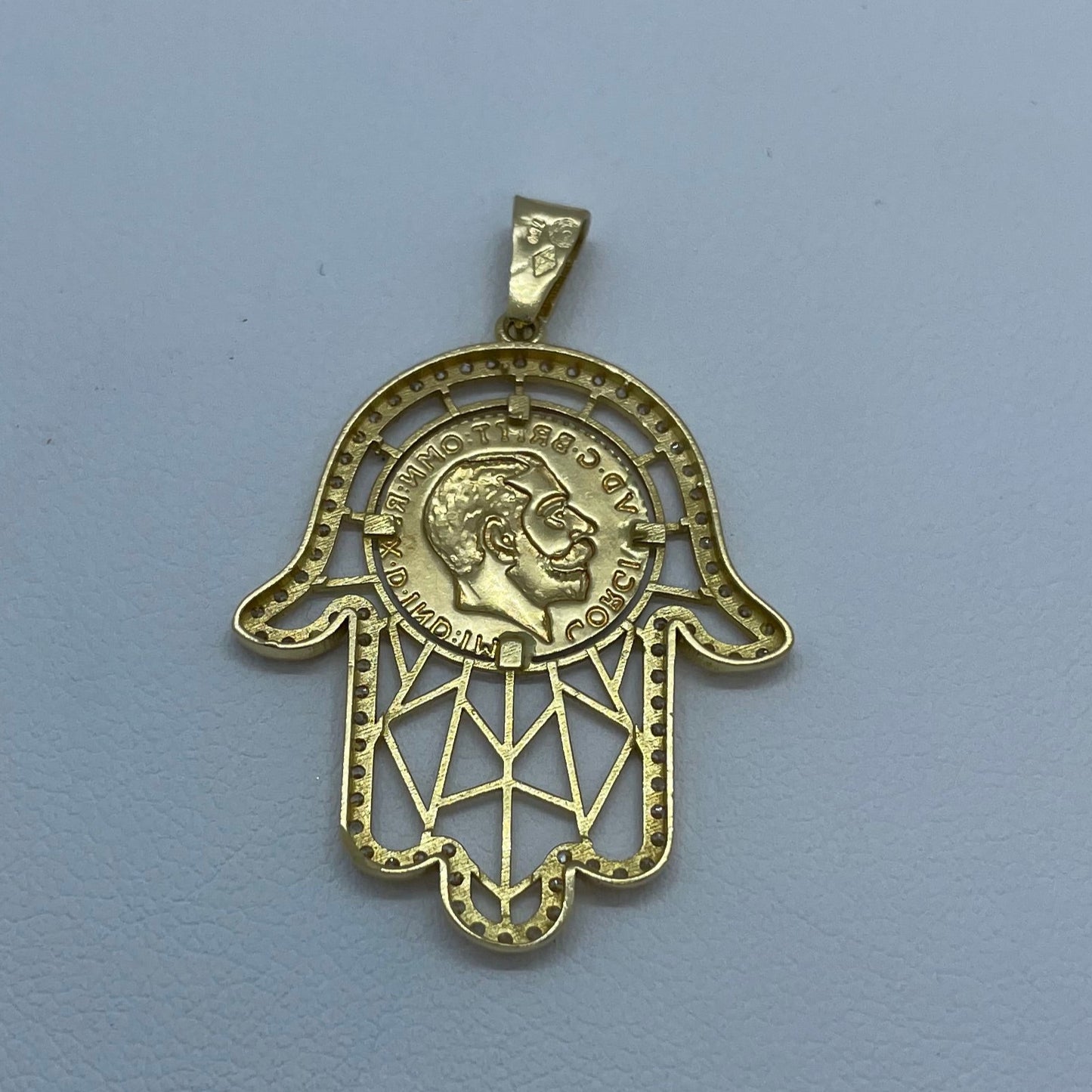 Pendentif Main Fatma en Or Jaune 750 avec Zirconium