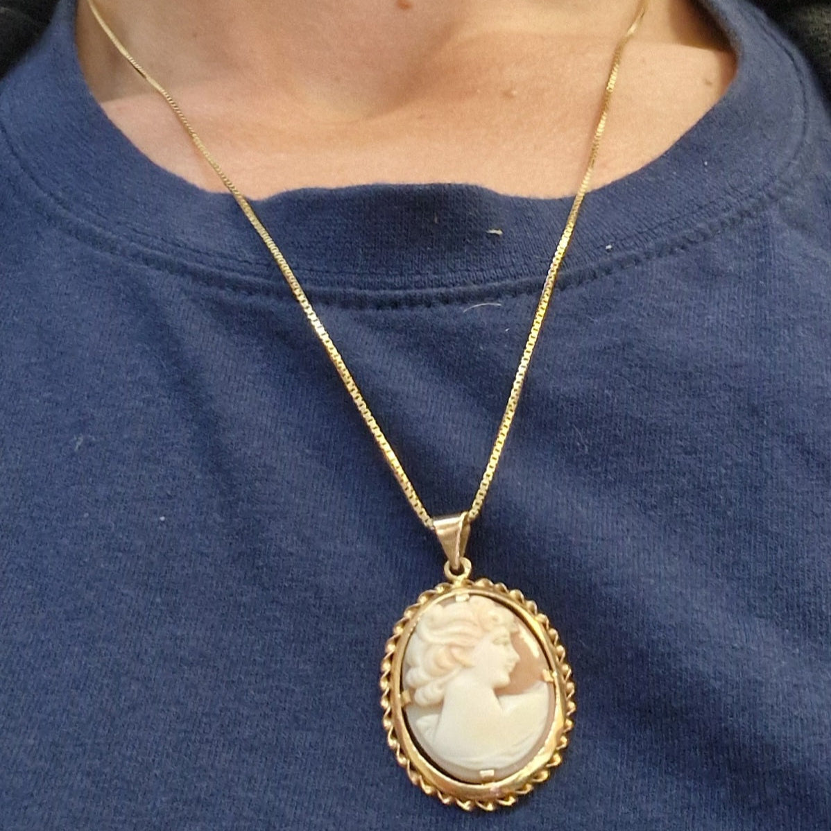 Pendentif Camée en Or Jaune 18K 4.54 Grs