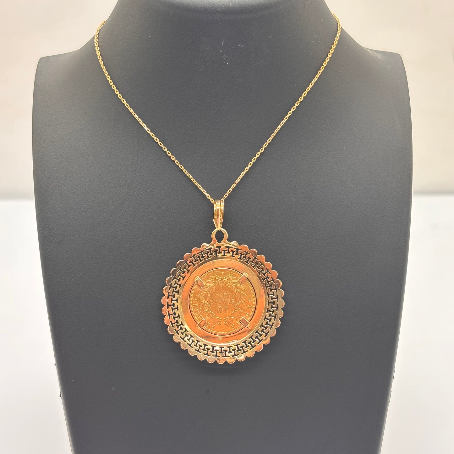 Pendentif porte-pièce en or jaune 18k et 22k 6.71 Grs