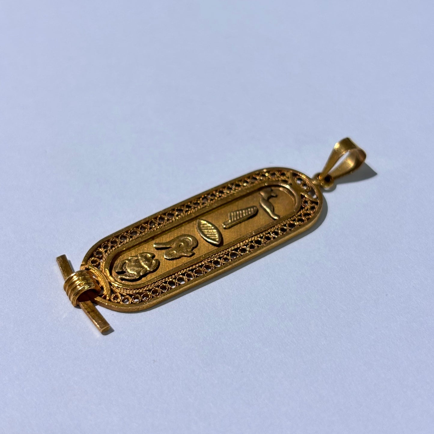 Pendentif  Symbole en Or Jaune 18K - 2.77 Grs