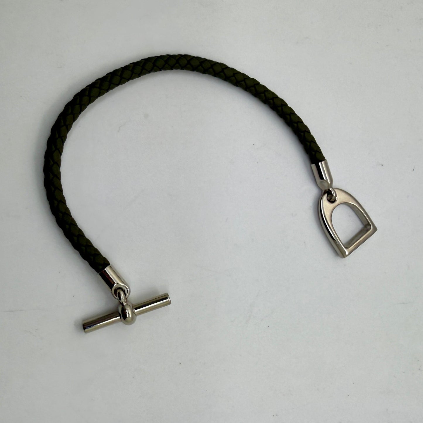 Bracelet Hermès en cuir tressé avec fermoir Glénan Comme Neuve