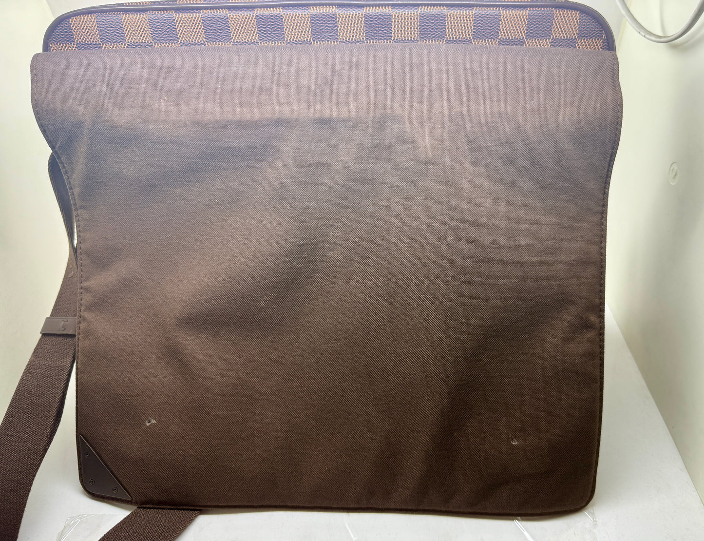 Sac à main Louis Vuitton Shelton MM en bon état