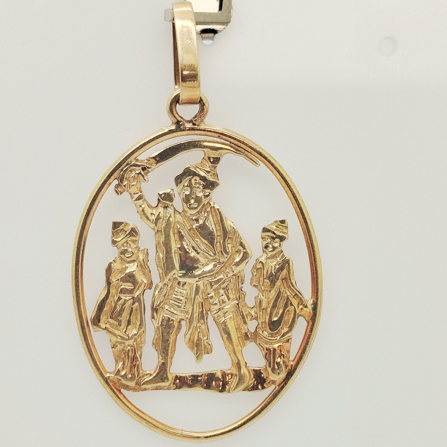 Pendentif Divinité en Or Jaune 18K - 5.57g