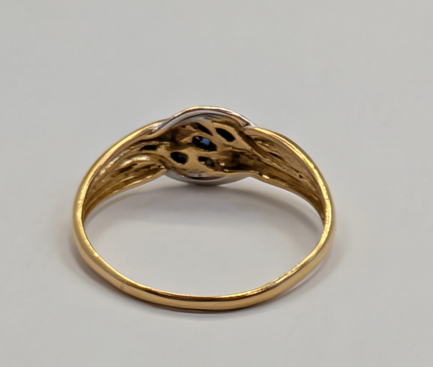 Bague en or jaune 18K avec saphir naturel 1.80 Grs - Taille 55