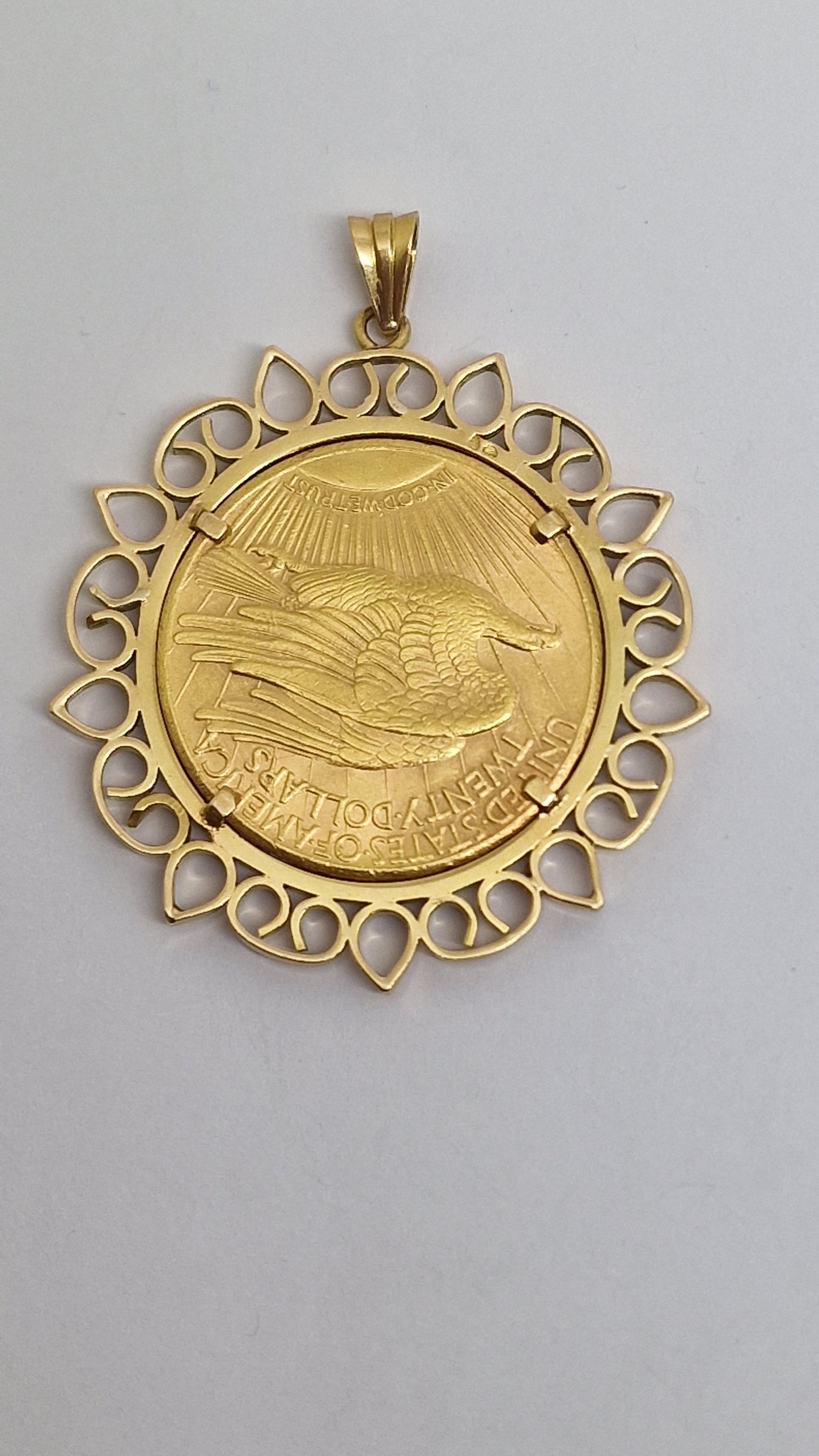 Pendentif Porte Pièce en Or Jaune 18K 48.63 Grs