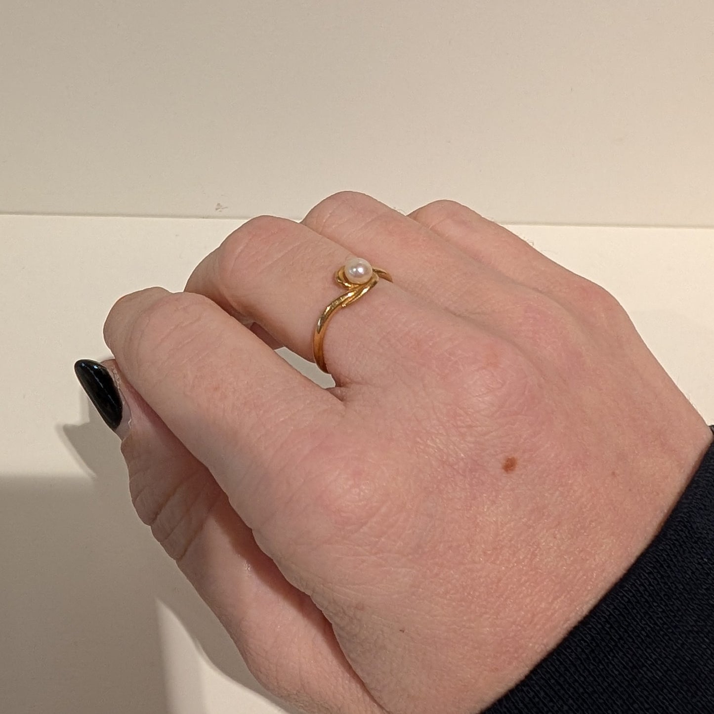 Bague en Or Jaune avec Perle Naturelle 1.30 Grs - Taille 52