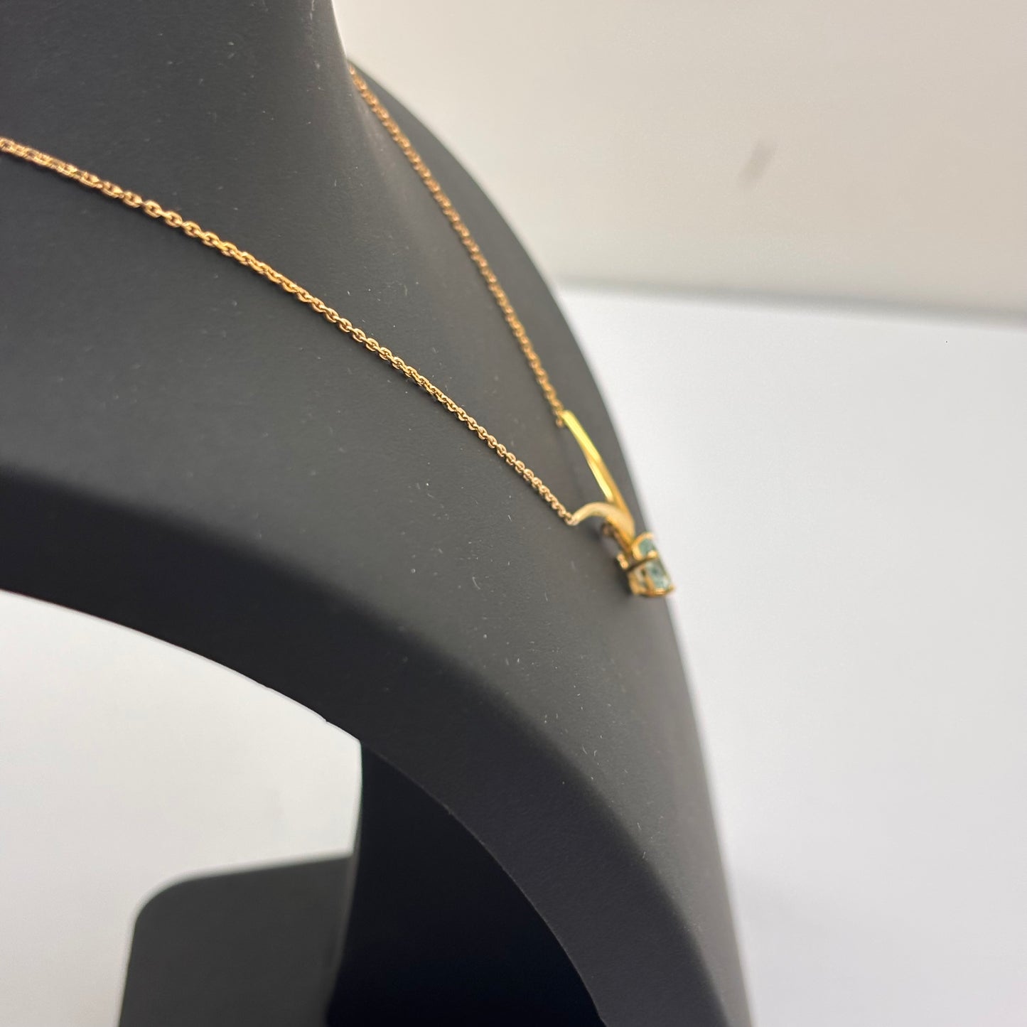 Collier ras du cou en or jaune 18K 2.83 Grs