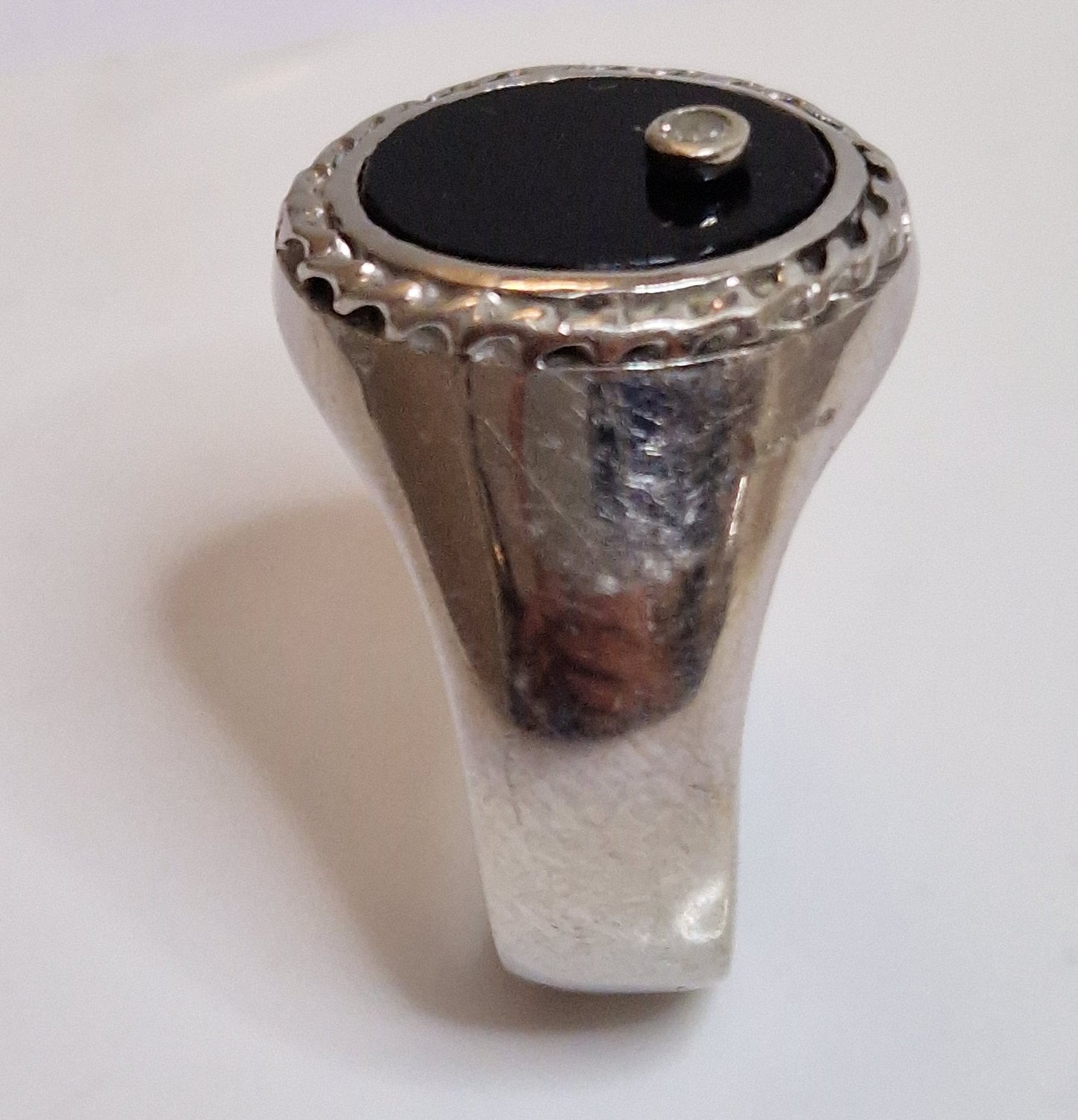 Chevalière homme en or 750 avec diamant et onyx