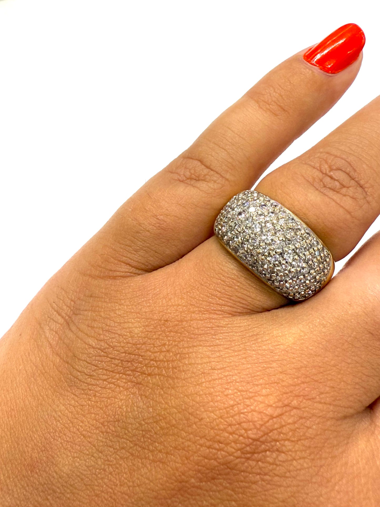 Bague en Or jaune 18K avec pavage de diamants T53