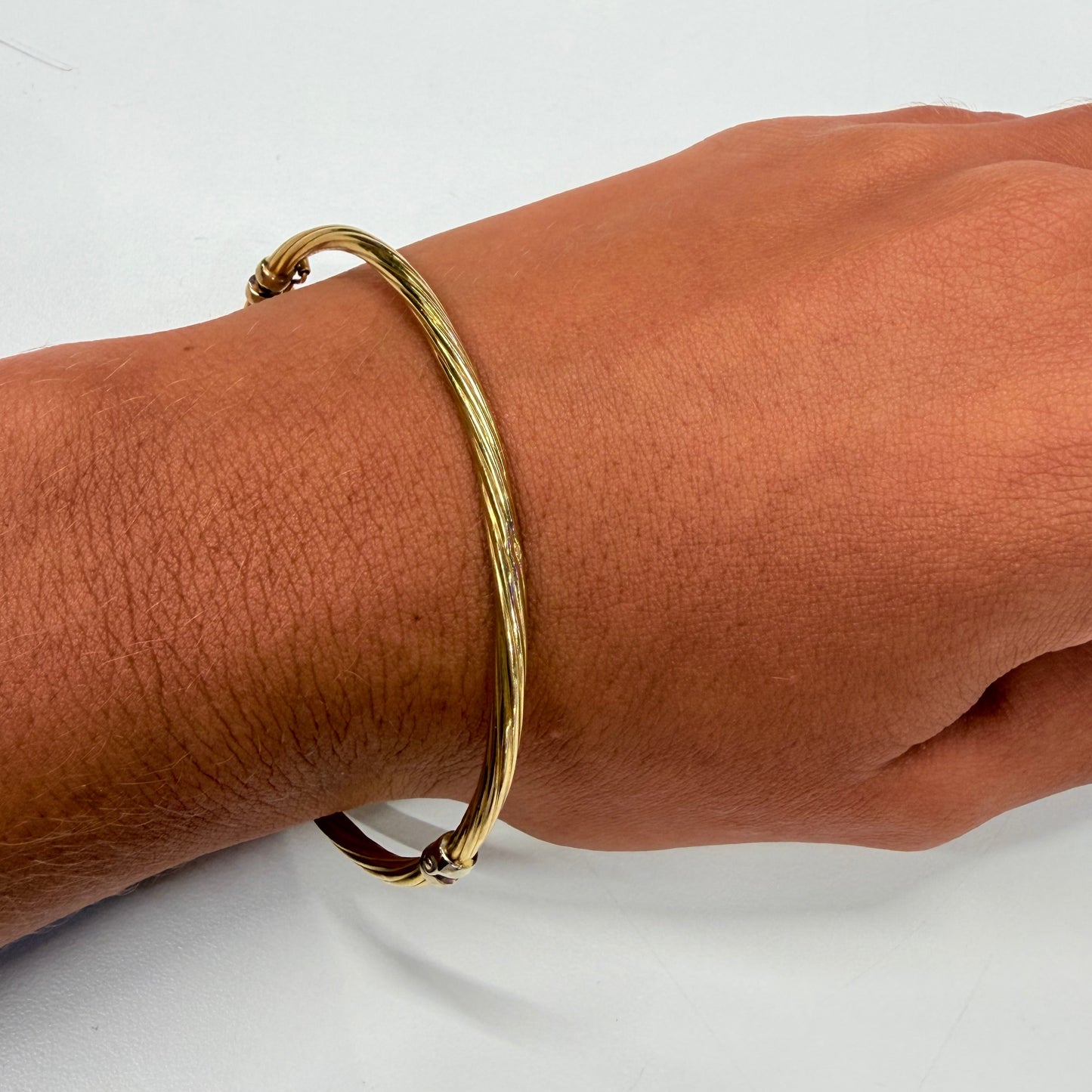 Jonc torsadé en Or Jaune 18K 4.20 Grs