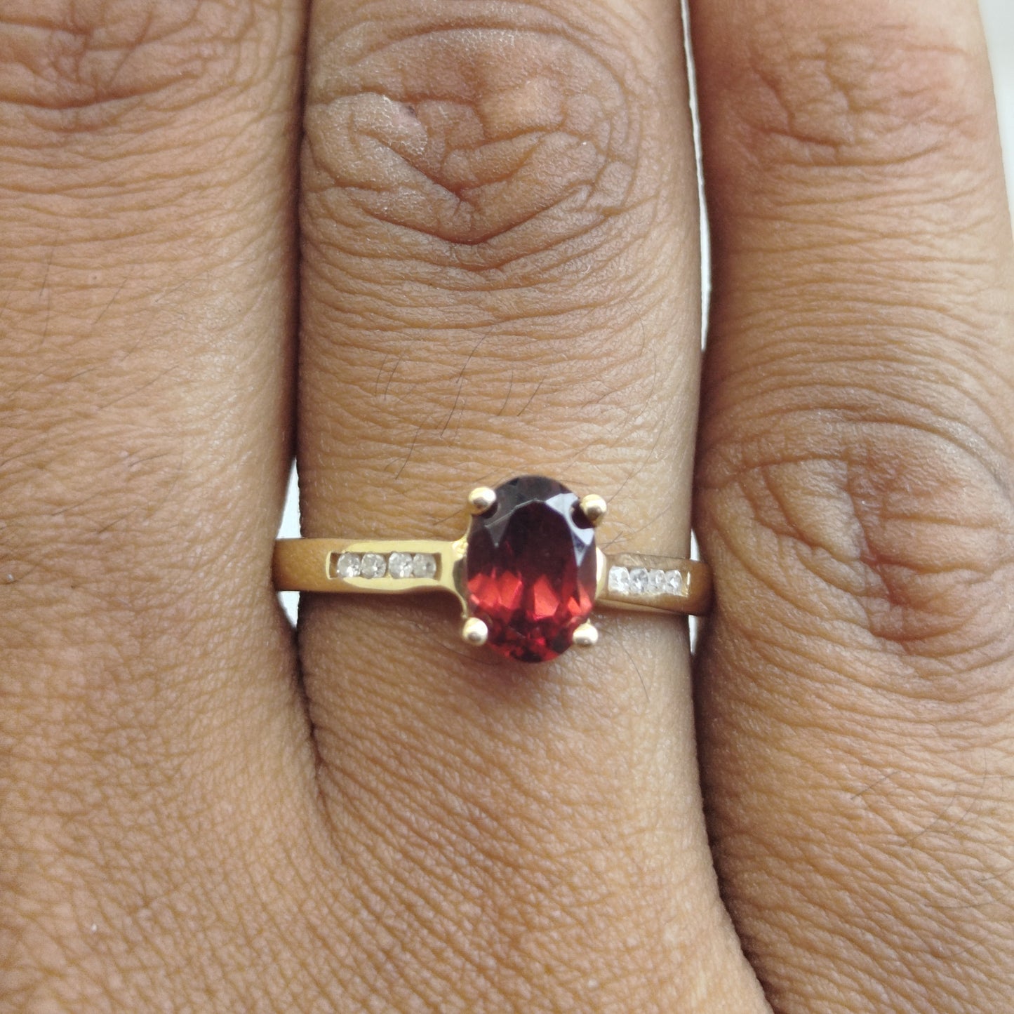 Bague Or Jaune 18K  avec Diamants et Zirconium Rouge 1.94 Grs - Taille: 53