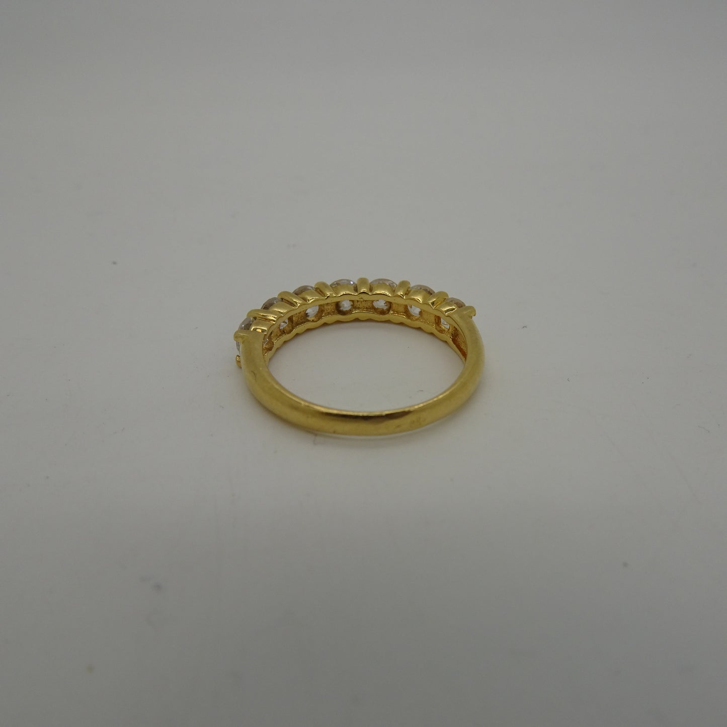 Bagues en or jaune 18K avec oxydes de zirconium - T53