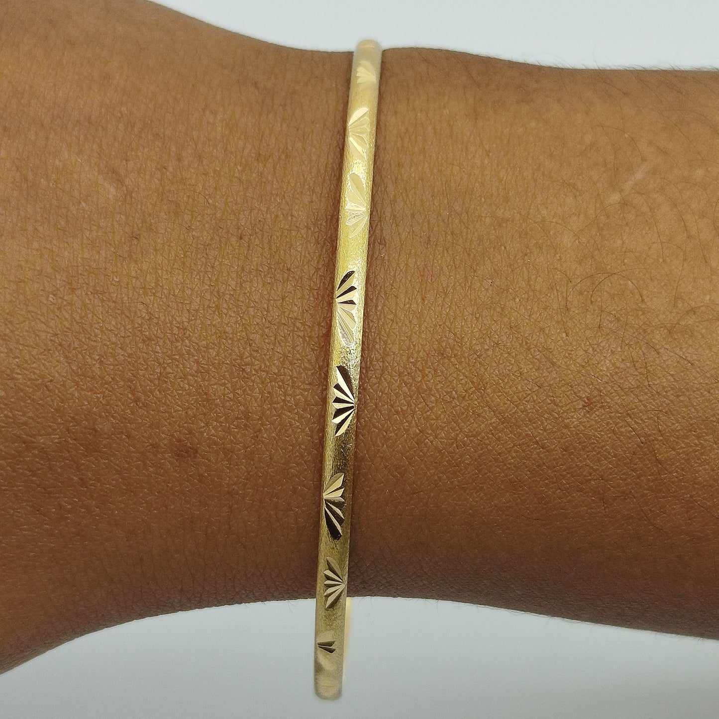 Bracelet jonc en Or Jaune 18K  5.84 Grs