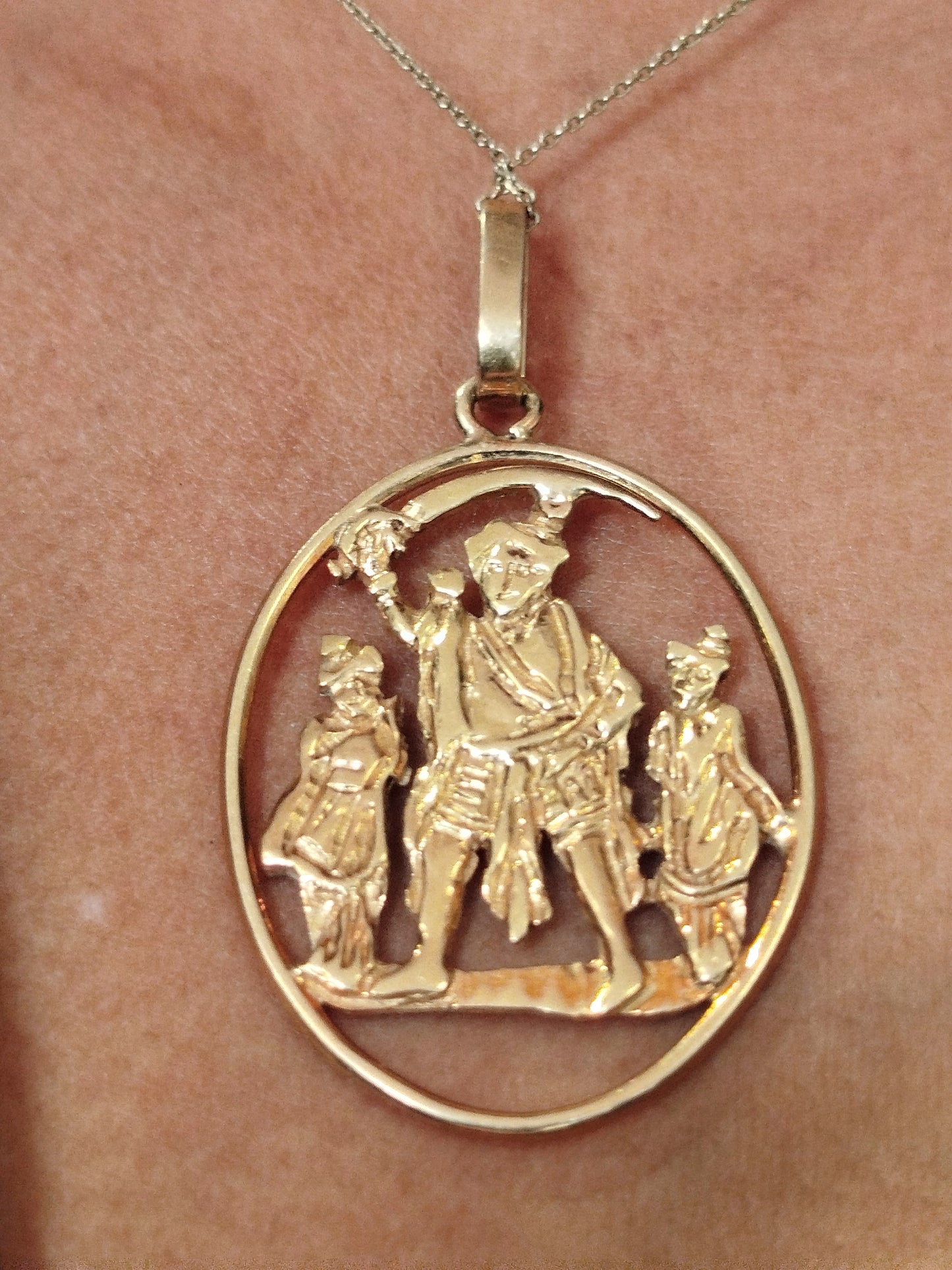 Pendentif Divinité en Or Jaune 18K - 5.57g