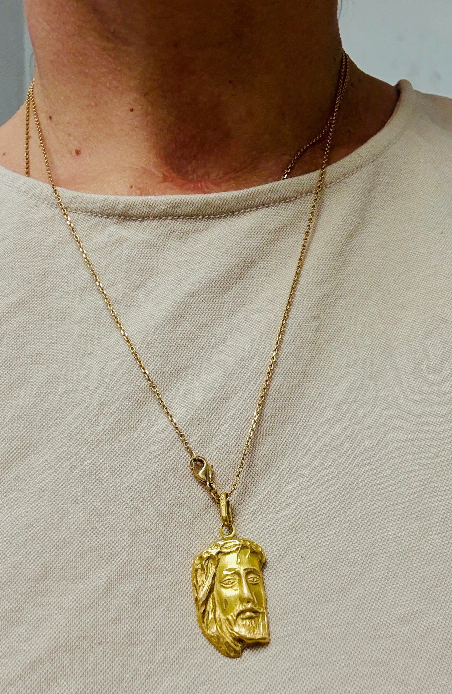 Pendentif Symbole en Or Jaune 18 Carats - 3.74 Grs