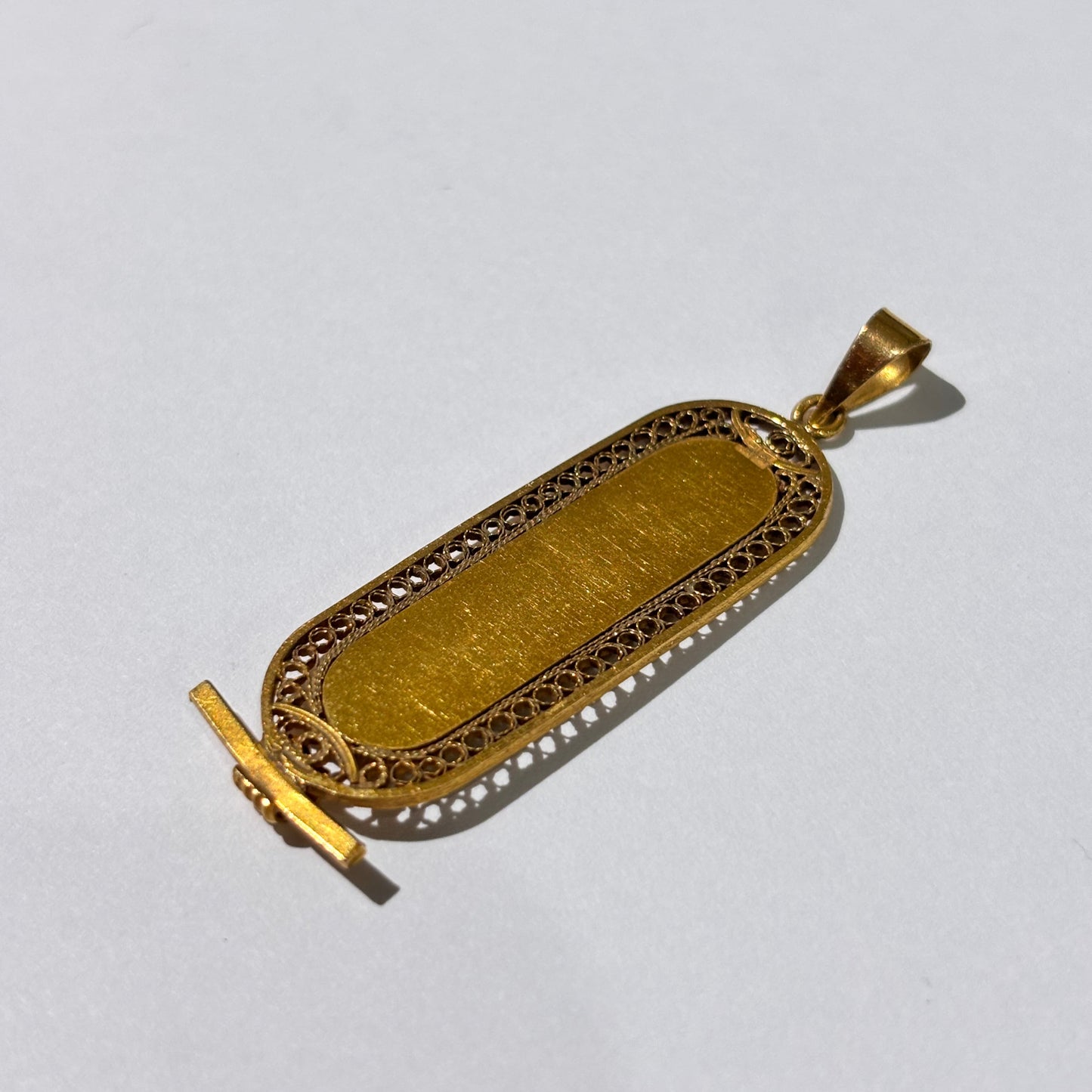Pendentif  Symbole en Or Jaune 18K - 2.77 Grs