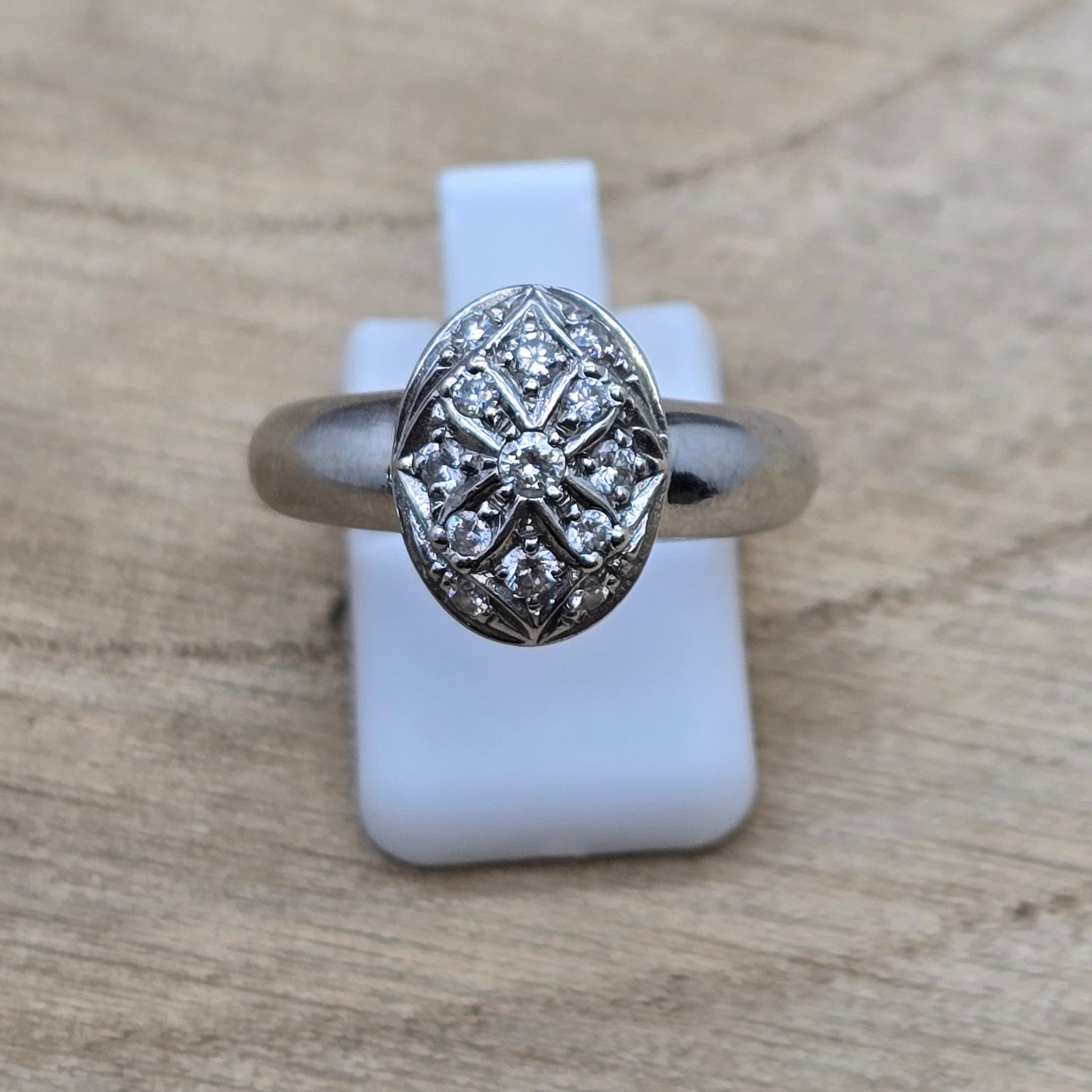 Bague Marquise en Or Blanc 18K et Diamants - T 54