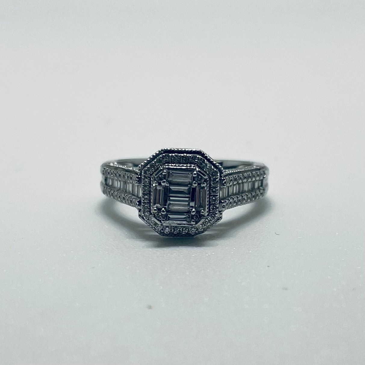 Bague Solitaire Or Gris 18K avec Diamants 4.95 Grs - Taille 55