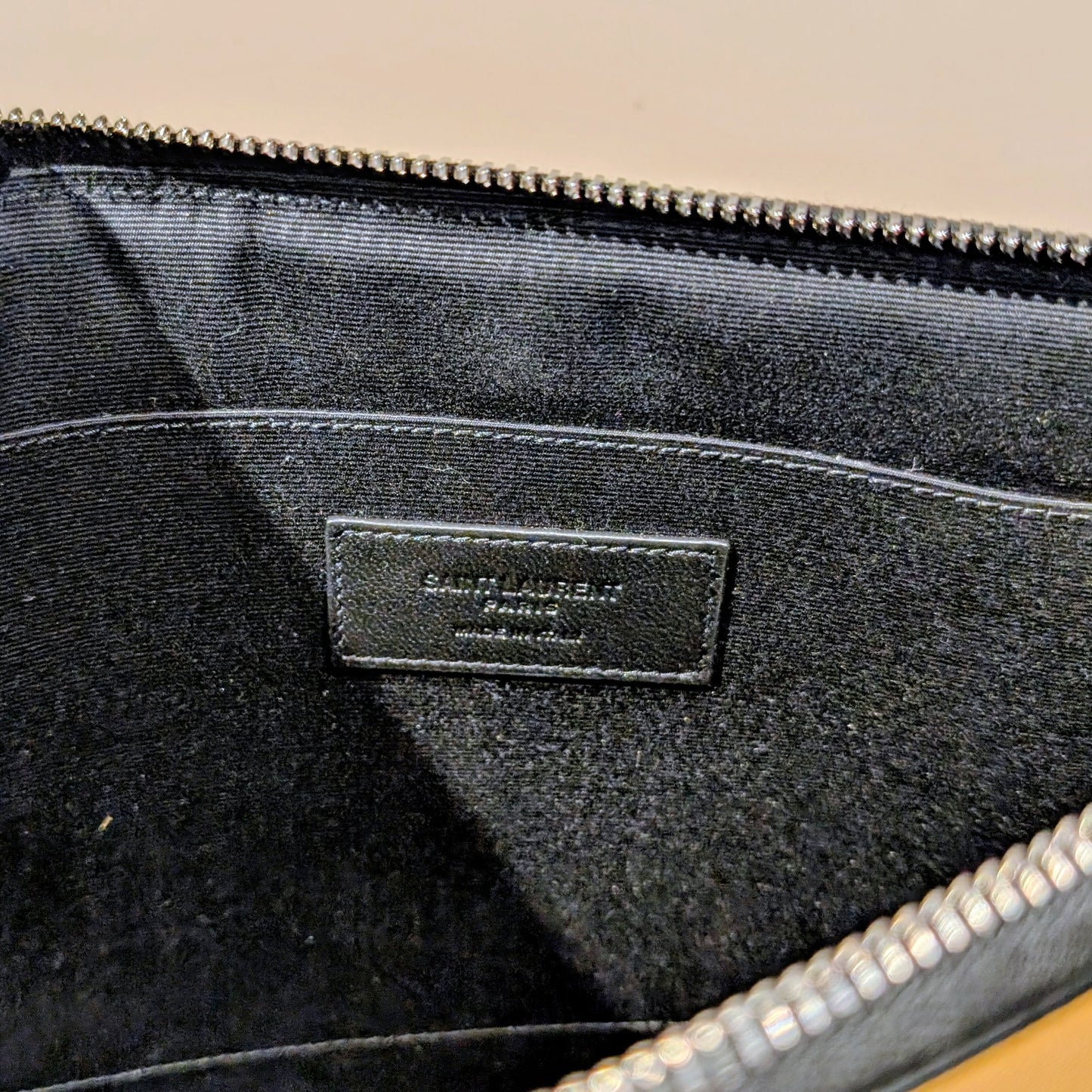 Etui pour tablette en cuir Saint Laurent jaune