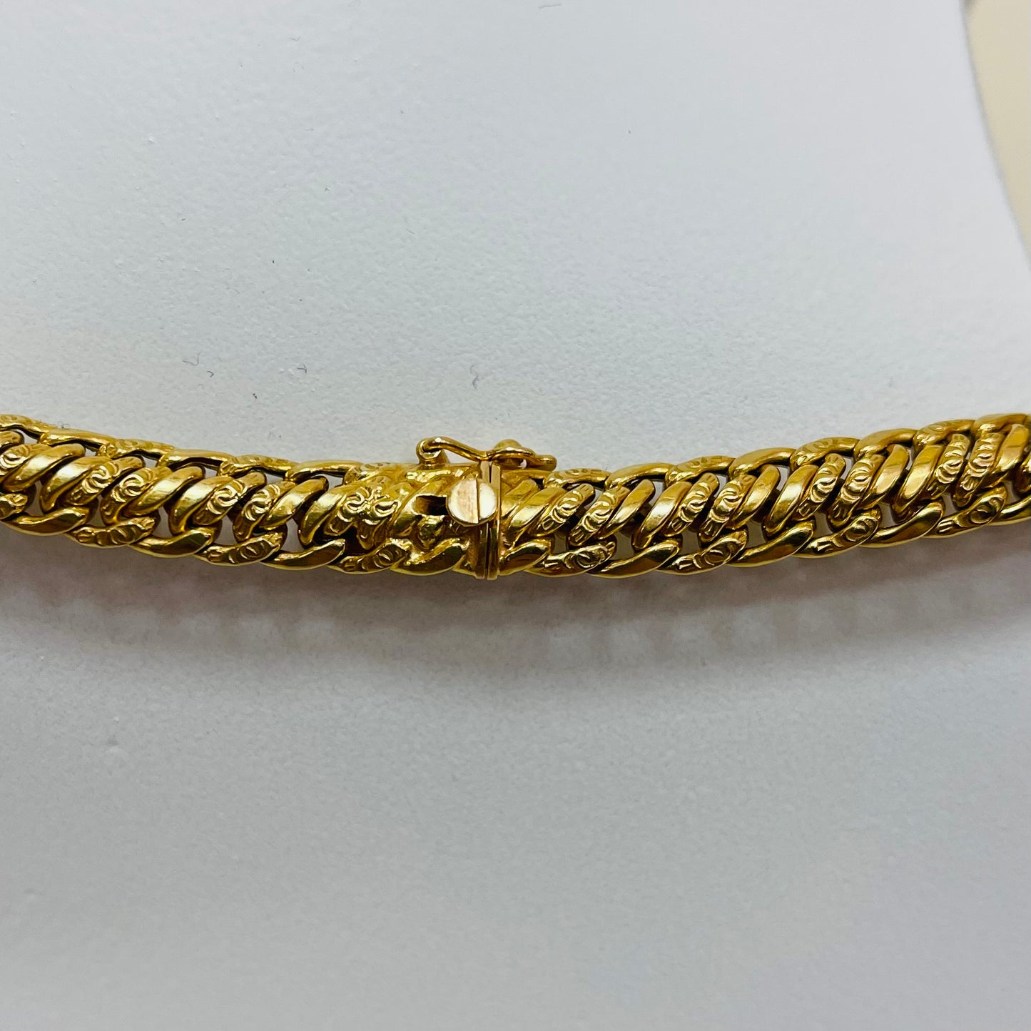 Collier ras de cou en Or Jaune 18K  29.21 Grs