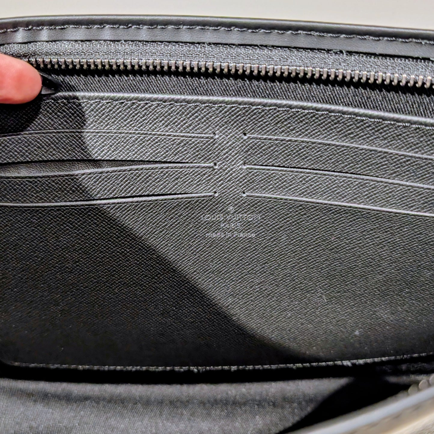 Louis Vuitton Pochette Eclipse Noir Cuir Très Bon État