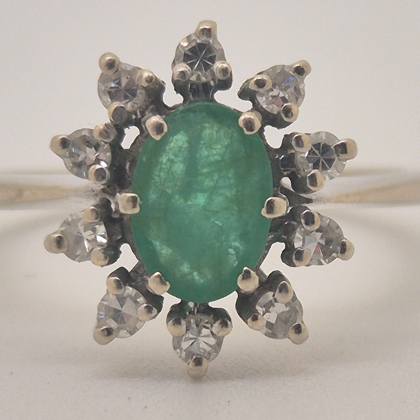 Bague Marguerite en Or Blanc Diamants et Emeraude 18 K - T 53