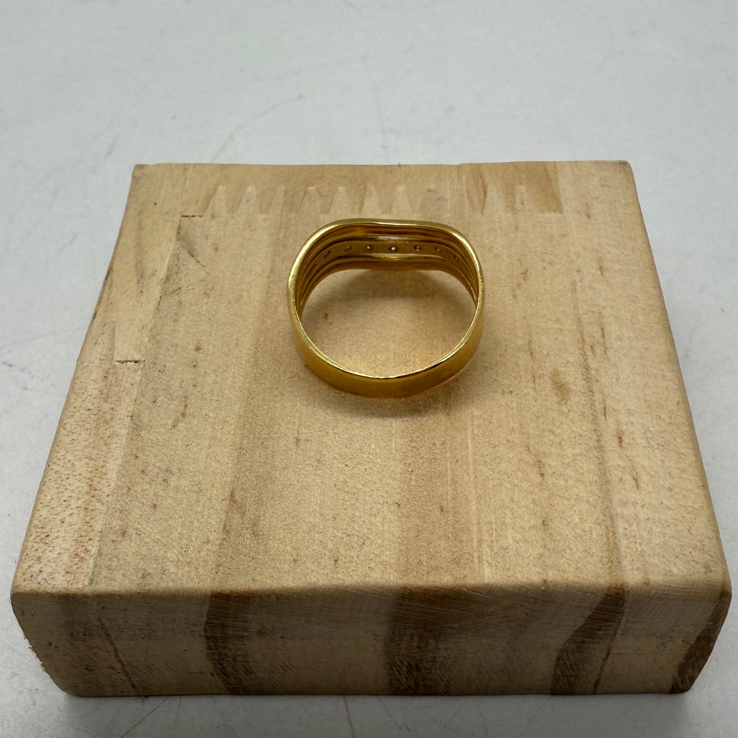 Jonc en or jaune 18K avec oxyde de zirconium - T 52