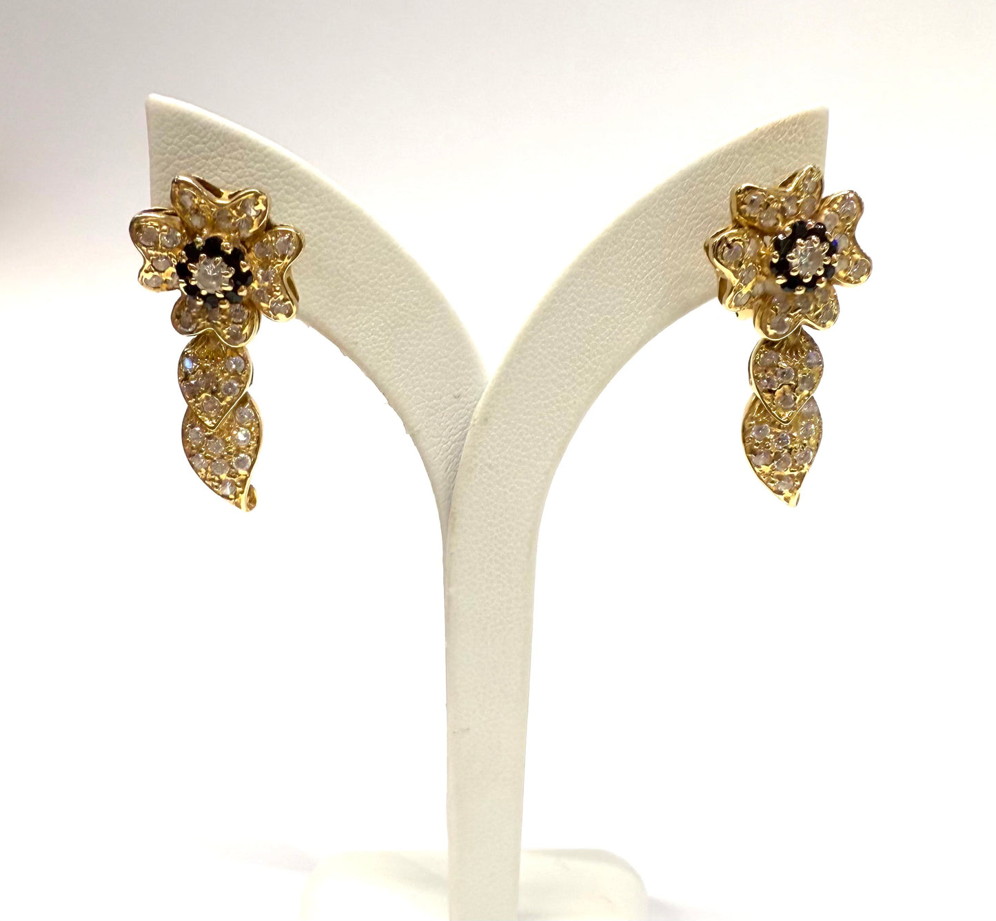 Boucles d'oreilles Dormeuses en Or Jaune 18k 11.09 Grs