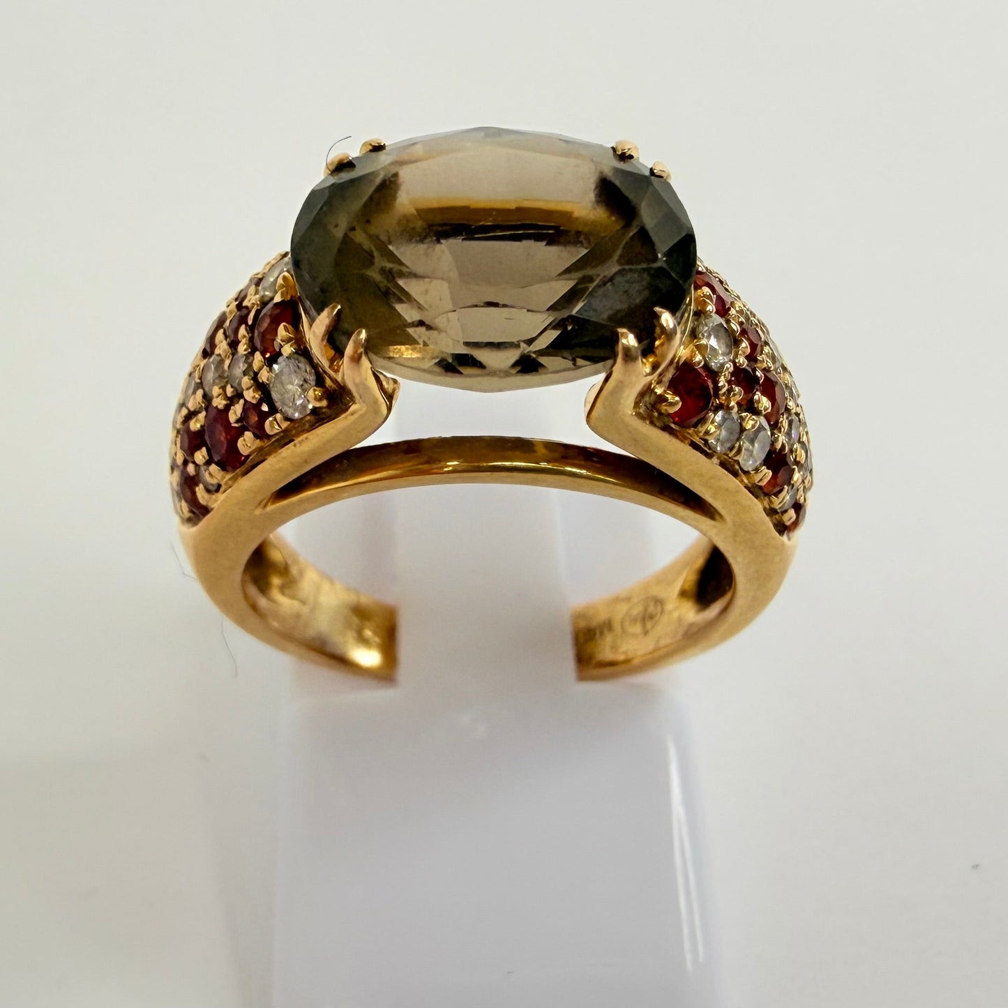 Bague en or jaune avec diamants et rubis  18 K - 6.5 Grs