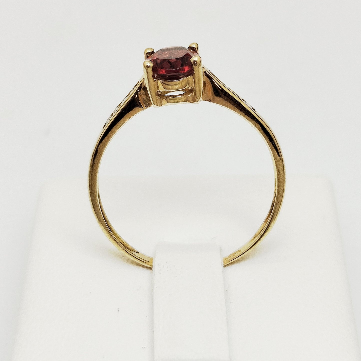 Bague Or Jaune 18K  avec Diamants et Zirconium Rouge 1.94 Grs - Taille: 53